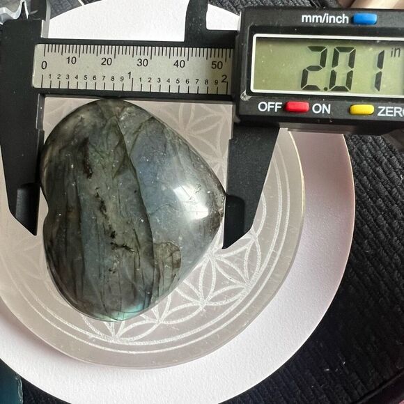 Labradorite Crystal Chunky Heart Carving (Imperfect) - Picture 9 of 13